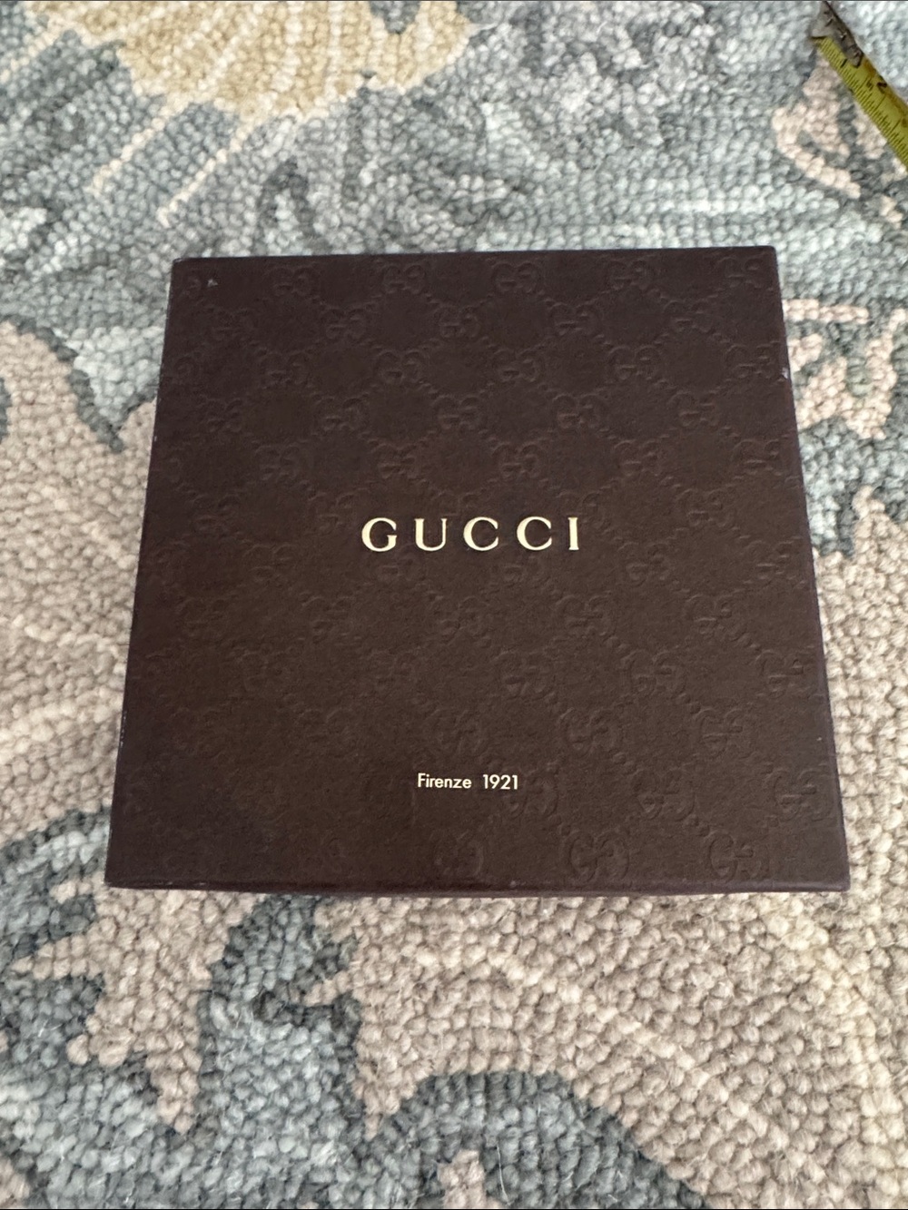 Gucci belt gift box with original Gucci tissue paper